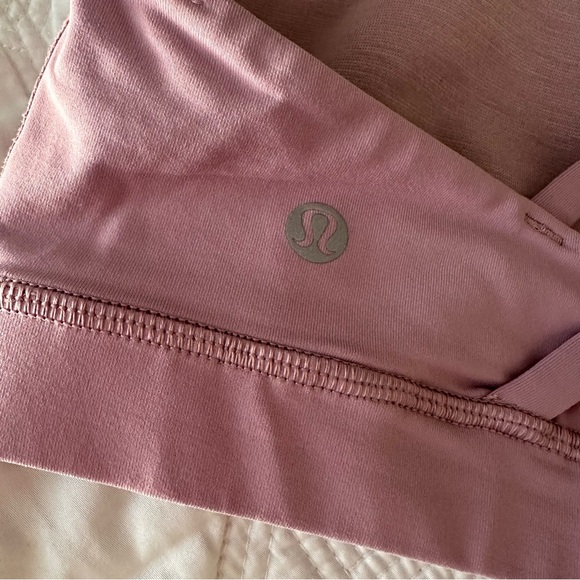 lululemon Energy Bra - Size 10 NWOT - Picture 4 of 5